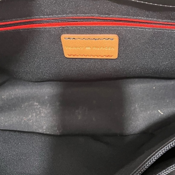 Tommy Hilfiger Medium Check Tote Bag with Crossbody Strap - Picture 4 of 7